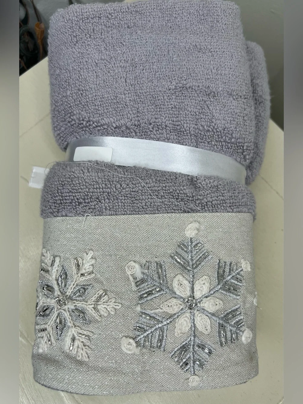 Brand New-Isaac Mizrahi Christmas Hand Towels (Set of 2)